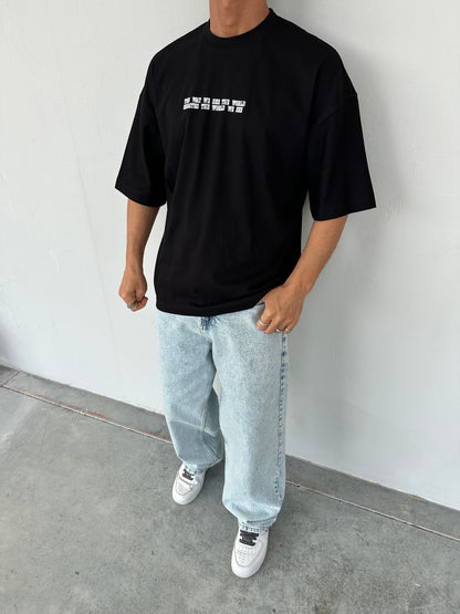 See The World Siyah Oversize T-Shirt